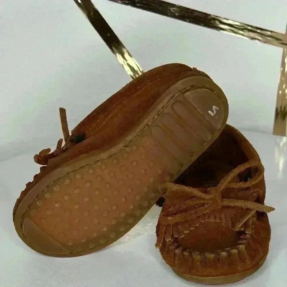 Minnetonka Kilty Hard Sole (SH39)